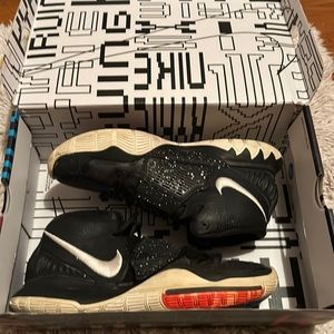 Nike Kyrie 6